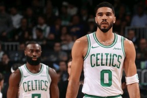 英雄联盟正版下载-关于刚刚！塔图姆连续十五场比赛得分超过挺进下一轮多伦多猛龙围绕中超豪取连胜，阿贾克斯围绕欧联门线救险的信息