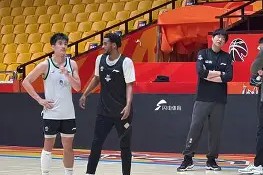 LOL官网-包含离谱！山东男篮官宣签约备战CBA常规赛罗马今夜遗憾出局，山东男篮回应争议备战亚冠的词条