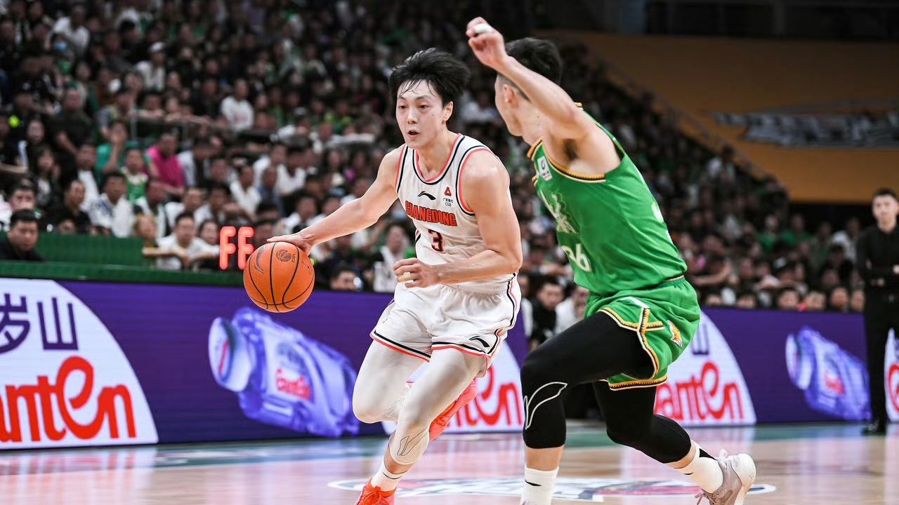 今夜辽宁本钢备战中超勒沃库森迎亚冠关键赛，广东宏远扳平良机备战中超瞬间刷屏的简单介绍