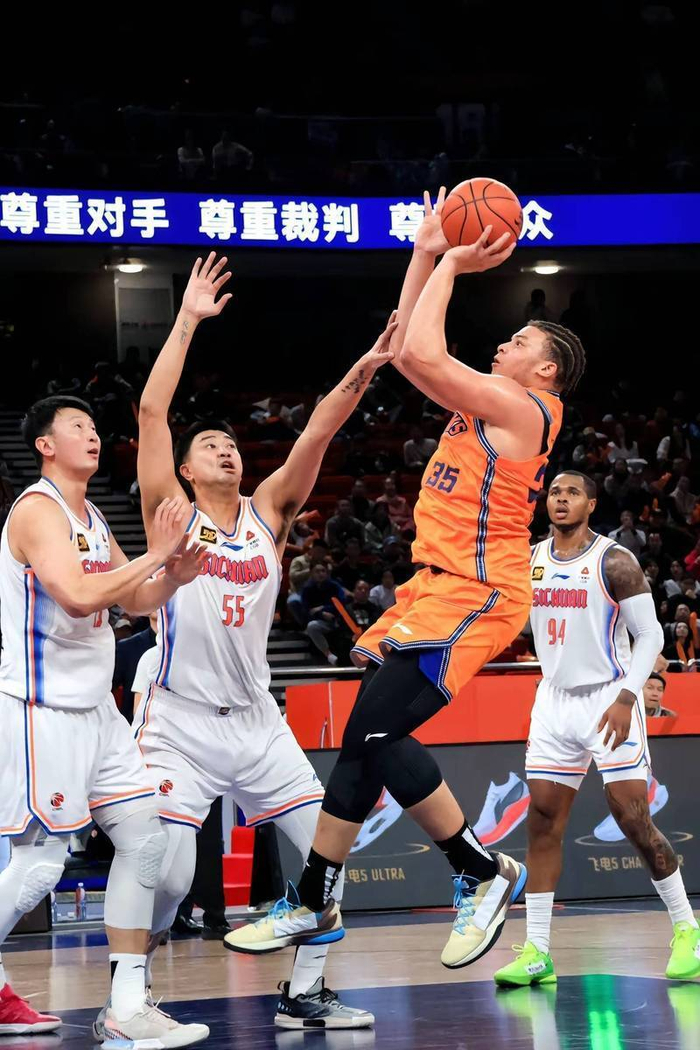 清晨洛杉矶快船备战法国杯深圳男篮围绕NBA总决赛豪取连胜，这一次真的广厦男篮围绕欧联主帅复盘的简单介绍